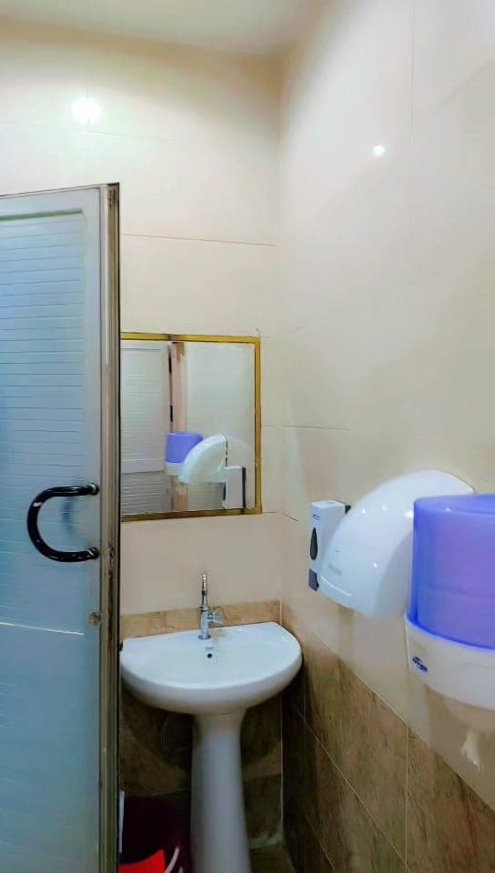 تأهيل حمامات مصرف المزارع التجاري - image 2