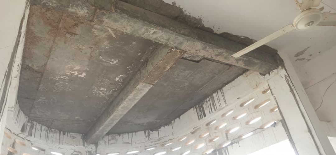 صيانة مبنى سكني متأكل بسبب تسريب المياه والرطوبة - image 4